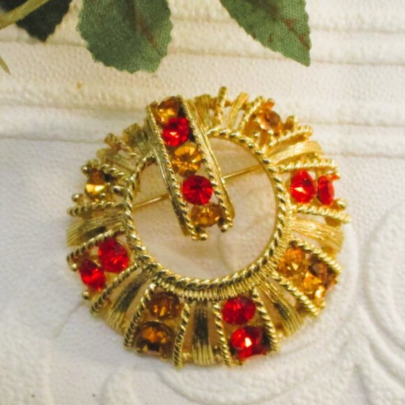 VINTAGE Marigold Tiger Orange Rhinestone Gold Plated Brooch ~ MID-CENTURY Brooch - Picture 2 of 13